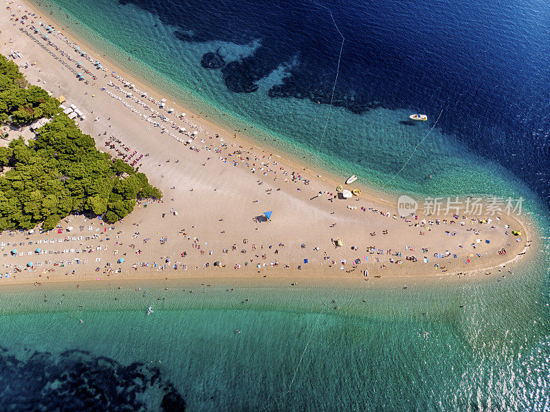 布拉克岛波尔的Zlatni Rat海滩